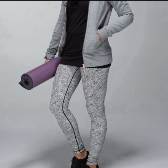 lululemon athletica Pants - Lululemon Wunder Under Leggings, size S, smoke free home